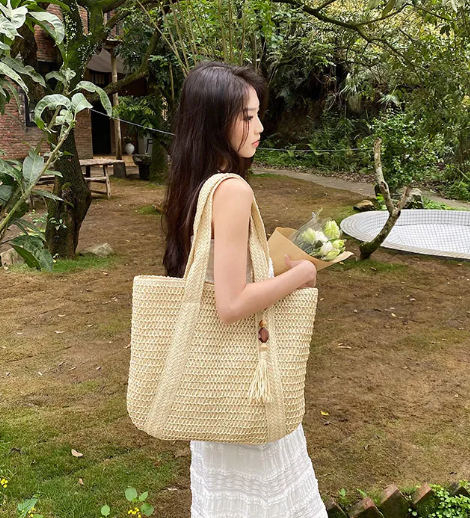 Chic Mahogany Straw Shoulder Bag