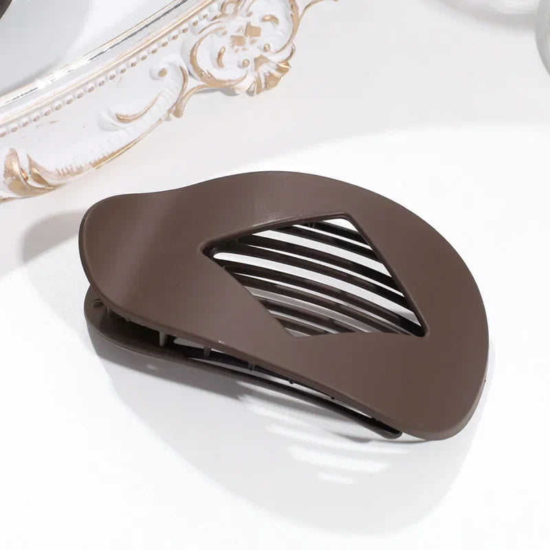 Fashion Oval Hair Claw Clip for Women New Design Leopard Matte Curved Flat Styling Barrettes Lady Ponytail Hairgrip Accessories