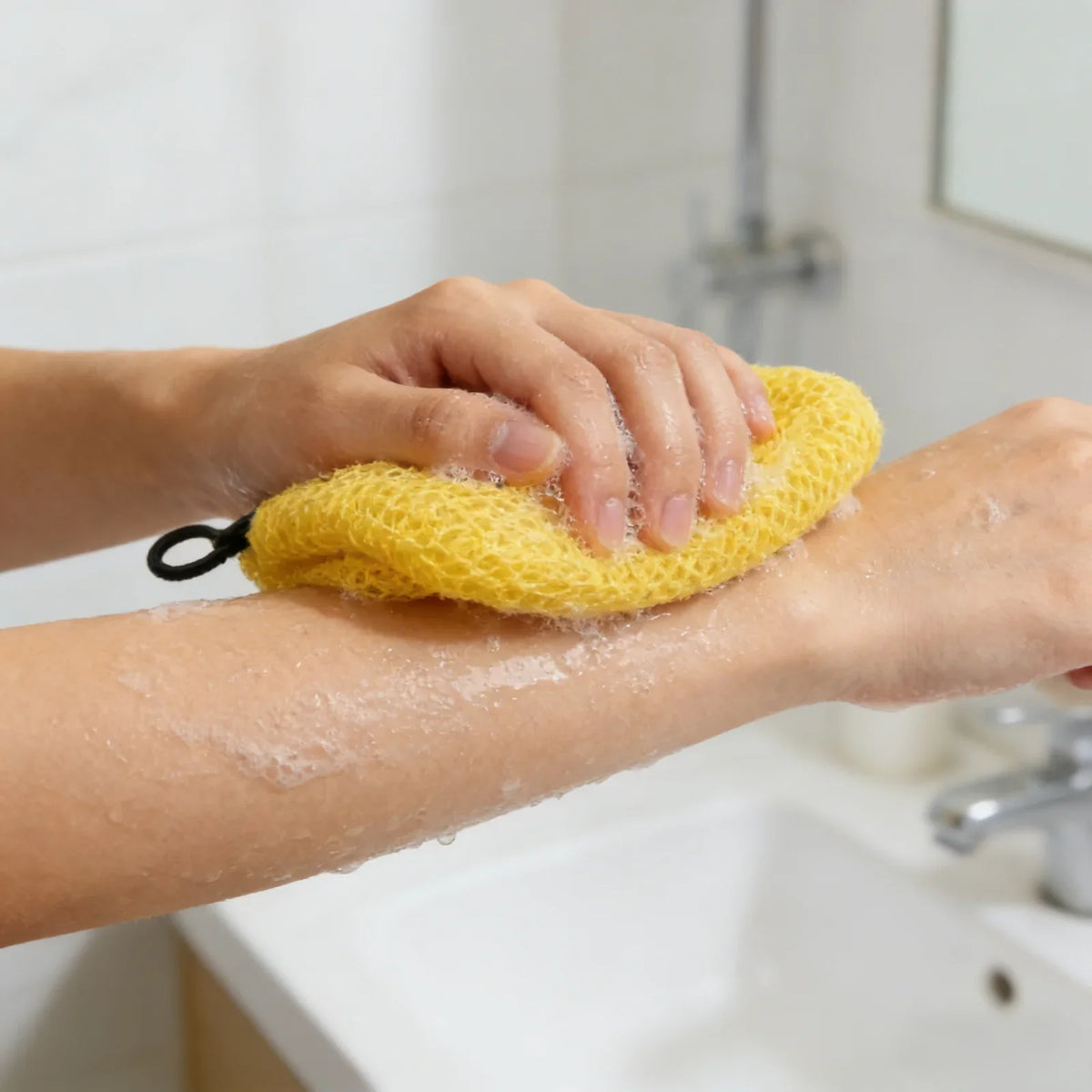 Exfoliating Bath Sponge for Shower & Bath Dirt Remover Soft Smooth Skin Cleaning Tools Avoid Damp Odor Gentle Bath Scrubber 1pc