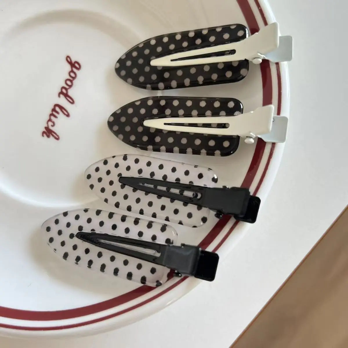 4Pcs Elegant Black Frosted Hair Clips Chic Fashionable Trendy Unisex Hair Accessories for Women Daily Party Occasion Styling